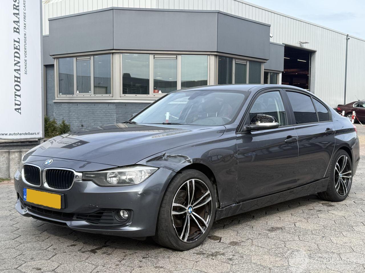 BMW 3-serie 320i Executive AUTOMAAT