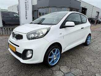 Unfallwagen Kia Picanto 1.0 CVVT Airco 2012/6