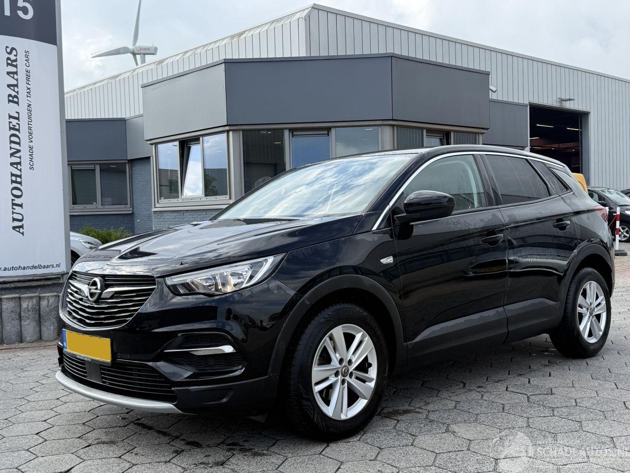 Opel Grandland X 1.2 Turbo Business Executive