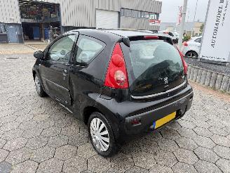 Peugeot 107 1.0-12V XR picture 7