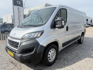 dañado vehículos comerciales Peugeot Boxer 435 2.2 BlueHDi 140 L2H1 Zwaar Premium 2021/4