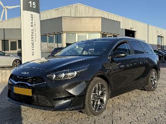 Damaged car Kia Ceed Sportswagon 1.5 T-GDi AUTOMAAT MHEV DynamicLine 2023/3