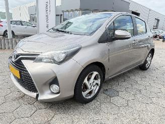 Schadeauto Toyota Yaris 1.5 Hybrid 2015/12