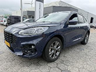 krockskadad bil auto Ford Kuga 2.5 PHEV ST-Line 2023/4