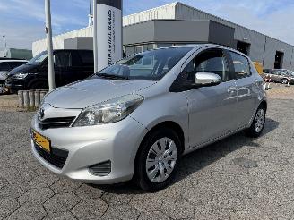 krockskadad bil auto Toyota Yaris 1.0 VVT-i Aspiration 2013/1