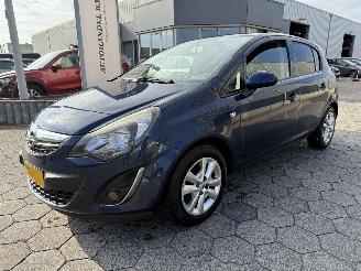 Vaurioauto  passenger cars Opel Corsa 1.4-16V Business+ 2014/4