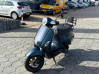 damaged scooters Senzo  RivaLux 2026/6