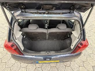 Peugeot 108 1.0 e-VTi Blue Lion picture 12