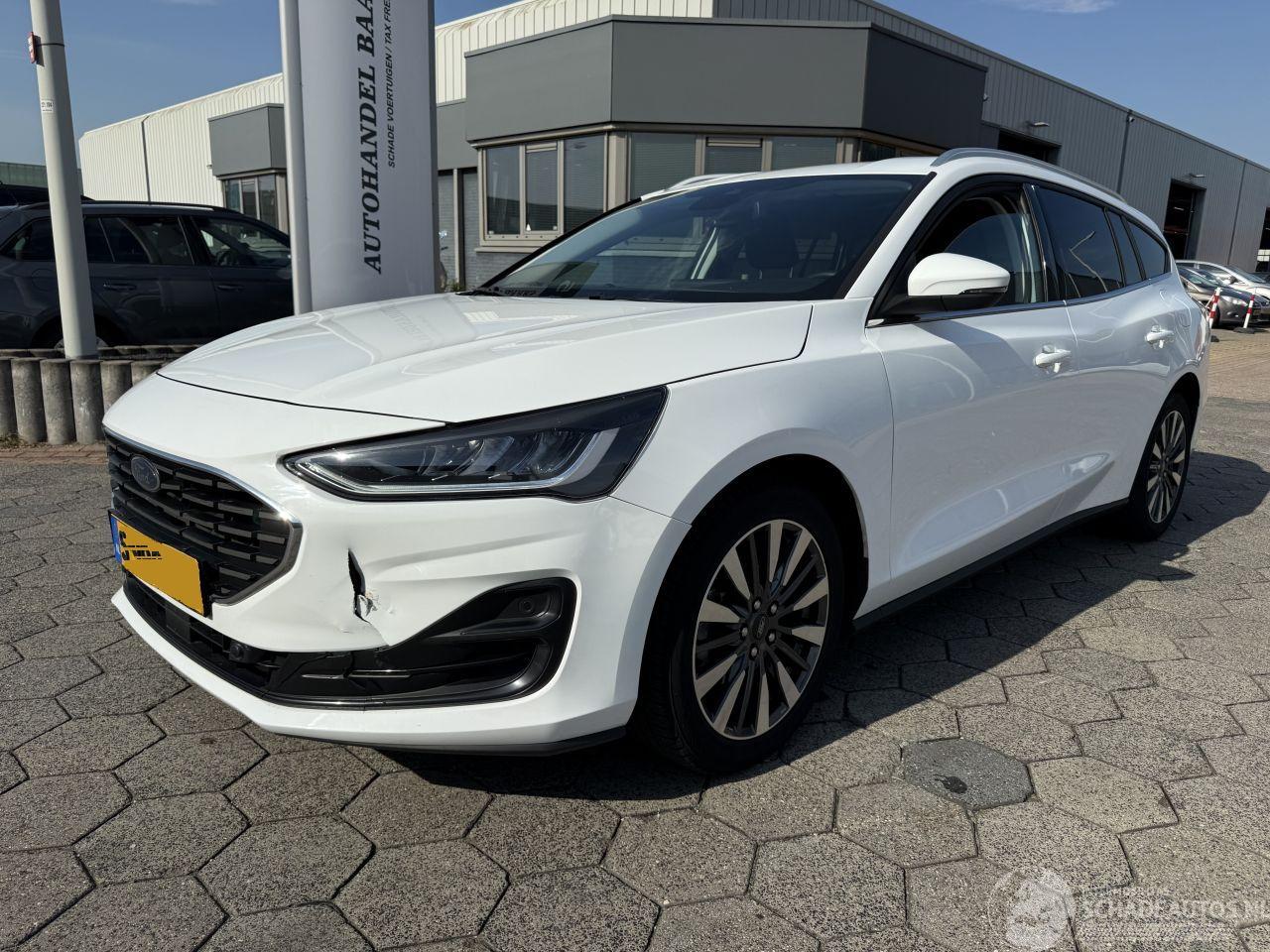 Ford Focus Wagon 1.0 EcoBoost Hybrid Titanium X
