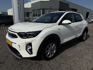 Schadeauto Kia Stonic 1.0 T-GDi MHEV DynamicLine 2025/11