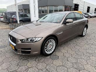 uszkodzony samochody osobowe Jaguar XE 2.0 D Prestige 2016/10