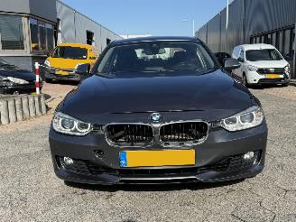 BMW 3-serie 320i High Executive picture 2