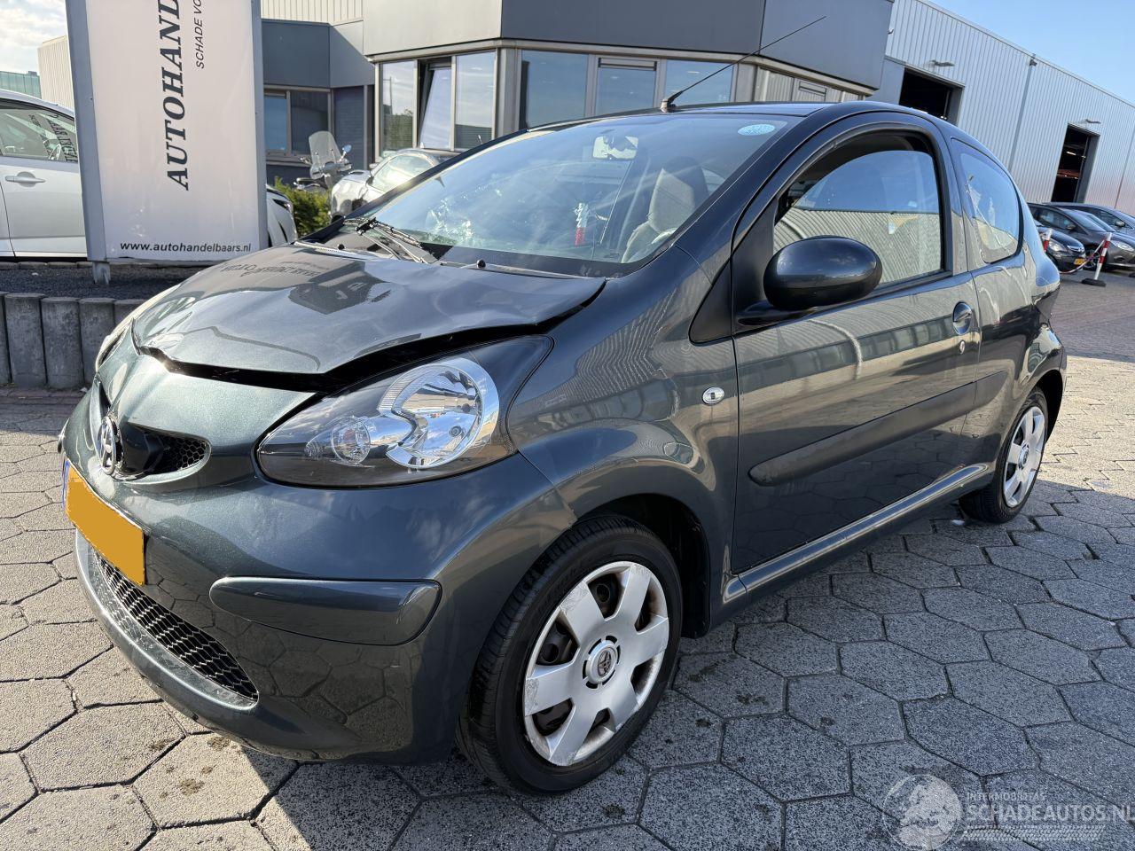 Toyota Aygo 1.0-12V +