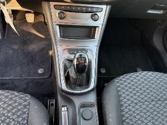 Opel Astra SPORTS TOURER 1.2 Edition picture 19