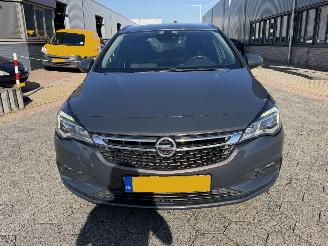 Opel Astra SPORTS TOURER+ picture 2