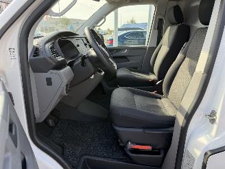 Volkswagen Transporter 2.0 TDI L2H1 picture 11