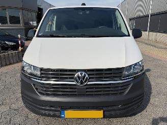 Volkswagen Transporter 2.0 TDI L2H1 picture 2