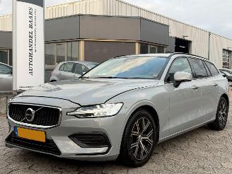 Auto incidentate Volvo V-60 2.0 B3 Essential Edition 2024/3