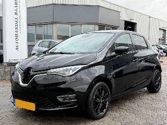 Vaurioauto  passenger cars Renault Zoé R135 Intens 52 kWh 2020/10