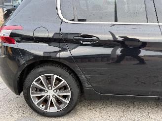 Peugeot 308 SW 1.2 PureTech Allure picture 8