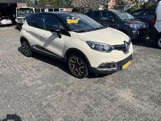 krockskadad bil auto Renault Captur 0.9 TCE DYNAMIQQUE. 2016/4