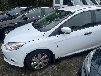  Ford Focus Wagon 1.0 EcoBoost Titanium 2014/1