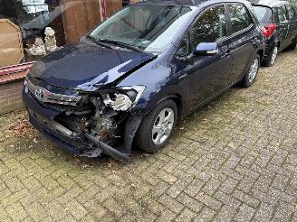 uszkodzony samochody osobowe Toyota Auris automaat 8 Full Hybrid Aspiration 2011/6
