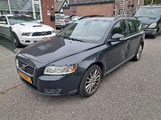 damaged passenger cars Volvo V-50 1.8i sport 2009/7