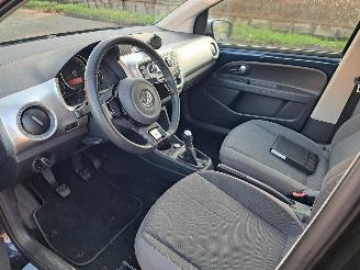 Volkswagen Up! 1.0 CROSS picture 3