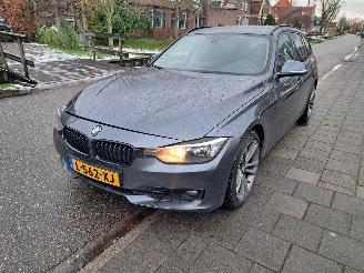 Voiture accidenté BMW 3-serie 316i high excutive 2013/7