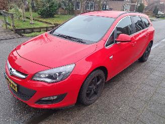 damaged passenger cars Opel Astra 1.4 TURBO SPORT 2015/1
