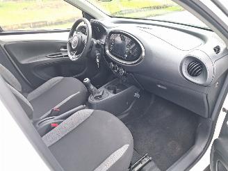 Toyota Aygo AYGO X 1.0vvti mt play picture 3