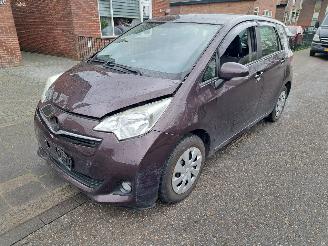 skadebil auto Toyota Verso S 1.3i comfort 2014/2