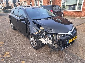 Toyota Auris Touring Sports 1.8 hybrid dynamic picture 2