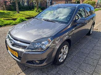 Schadeauto Opel Astra 1.6 cosmo 2010/9