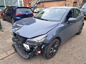 Unfallwagen Mazda 2 1.5i cent line 2023/7