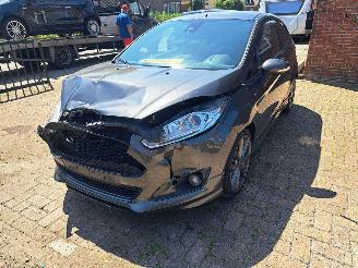 Schadeauto Ford Fiesta 1.0i ST line 2016/10