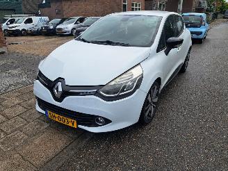Coche accidentado Renault Clio 0.9 tce 2014/3