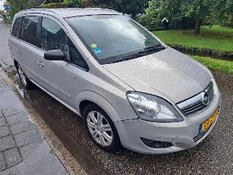 Opel Zafira 2.2i cosmo automaat 7 pers. picture 2