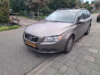 skadebil auto Volvo V-70 1.6i T4 limited edition 2012/6