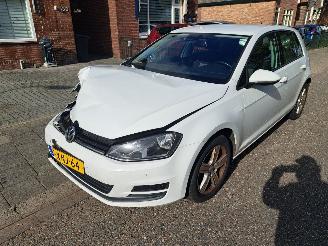 Schadeauto Volkswagen Golf 1.2 tsi trentline automaat 2014/9