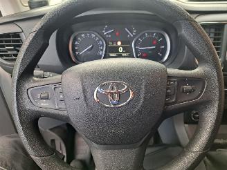 Toyota Proace Compact 2.0 D-4D profession picture 9