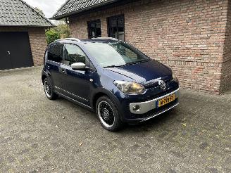 Auto incidentate Volkswagen Up! 1.0 GROOVE CROSS UP BLUEMOTION 2015/4