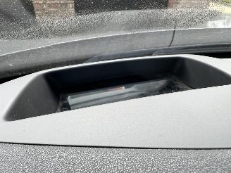 Landrover Discovery 3.0 TD6 FIRST EDITION (GRIJS KENTEKEN) PANO picture 33