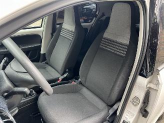 Volkswagen Up! 1.0 BTM MOVE UPi AIRCO picture 15