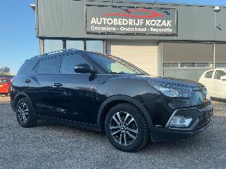 krockskadad bil auto Ssang yong XLV 1.6 e-XDI Sapphire 4WD LEDER NAVI CRUISE AUTOMAAT 2018/9