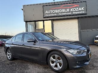 Avarii autoturisme BMW 3-serie 320i EfficientDynamics Edition Executive 170pk 2013/3