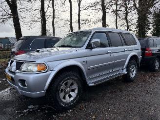 skadebil auto Mitsubishi Pajero-sport 2.5 TDI Intense HR 4x4 AIRCO 2004/11