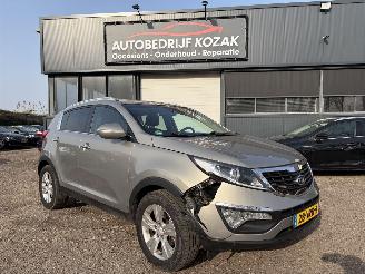 krockskadad bil auto Kia Sportage 1.6 GDI X-ecutive Plus Pack AIRCO NAVI 2012/7