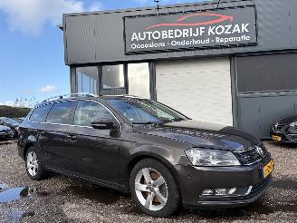 krockskadad bil auto Volkswagen Passat 1.6 TDI BlueMotion Executive NAVI PDC CRUISE 2013/10